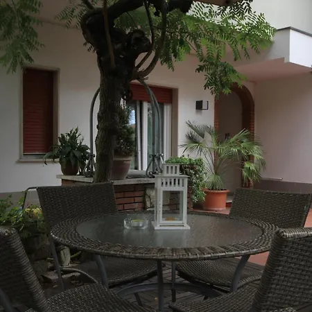 Villa Savina Appartamenti Riccione Exterior photo